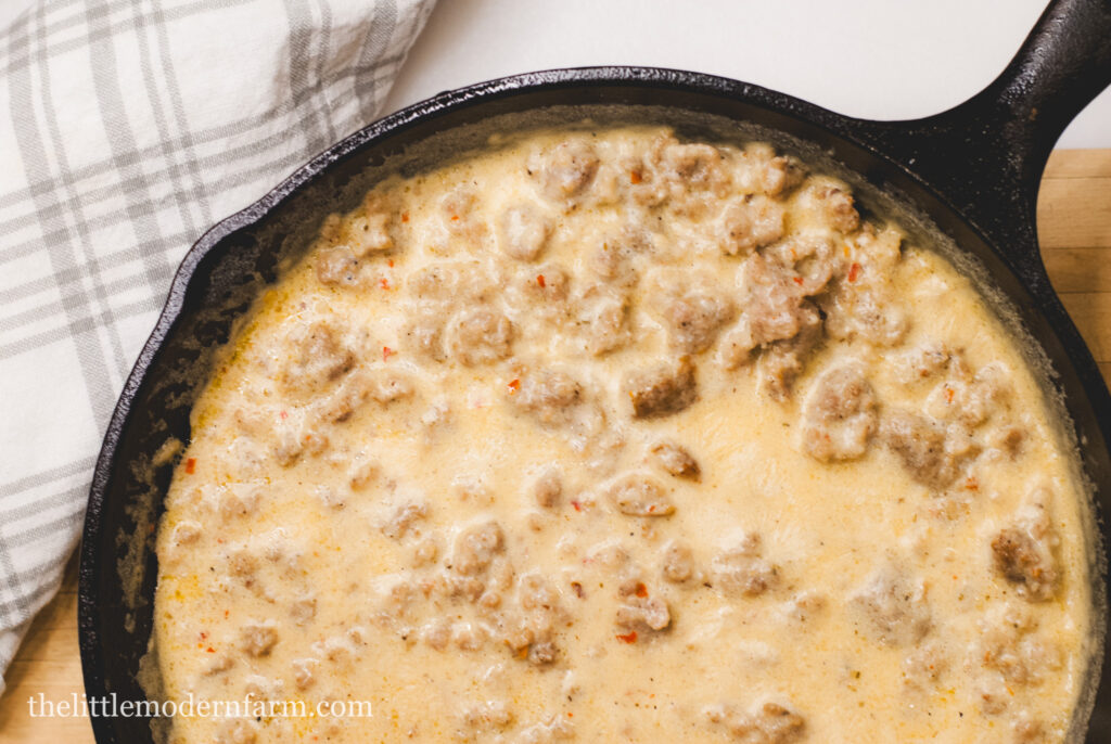 Sausage gravy in a cast iron skillet 